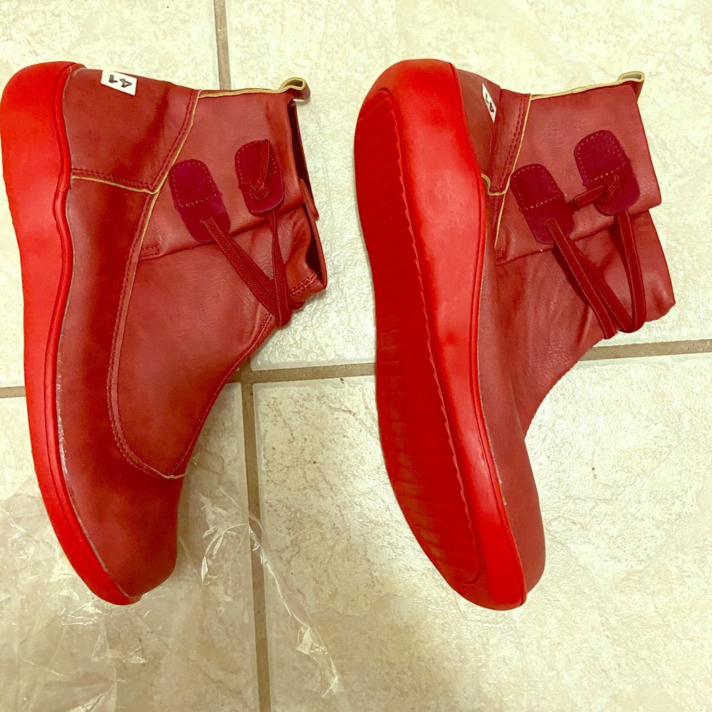 🎉 Host Pick 🎉!! Water Shoes. Red. NWOT Size 8/9.